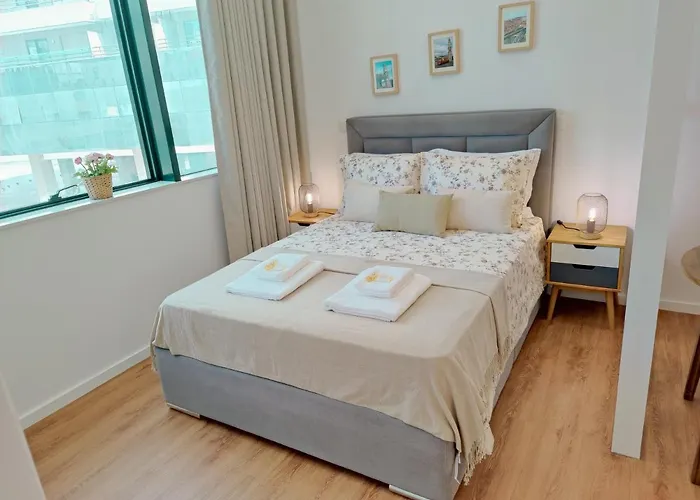 A Window To - Premium Downtown *