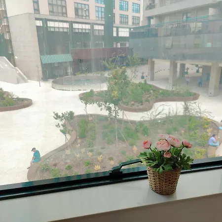 A Window To - Premium Downtown Appartement