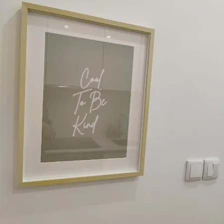 A Window To - Premium Downtown *