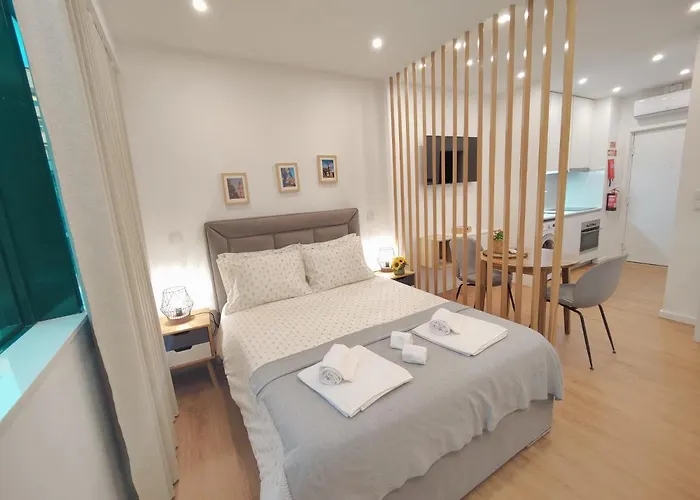 A Window To - Premium Downtown *