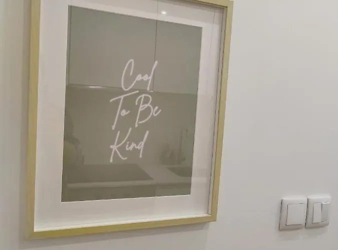 A Window To - Premium Downtown *