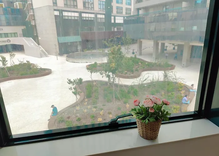 A Window To - Premium Downtown Appartement